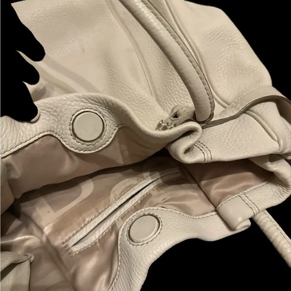 Banana Republic Pebbled Leather Shoulder Purse Tan Handbag Silver Handle Snaps - Picture 6 of 6